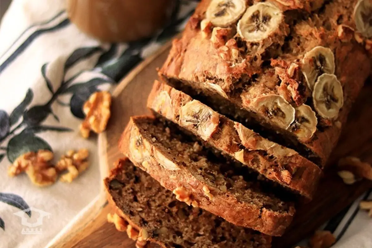 کیک رژیمی بدون آرد، روغن و شکر 