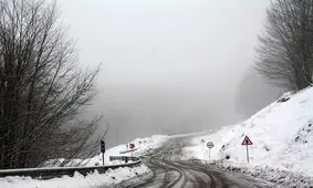 بارش شدید برف در محور سیاهکل - دیلمان/ ارتفاع برف در اسالم - خلخال به ۴۰ سانت رسید