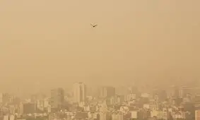 گرد و خاک در آسمان تهران/ عکس