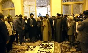 دیدار خاتمی و سید حسن خمینی با خانواده مرحوم دعائی/ ویدئو