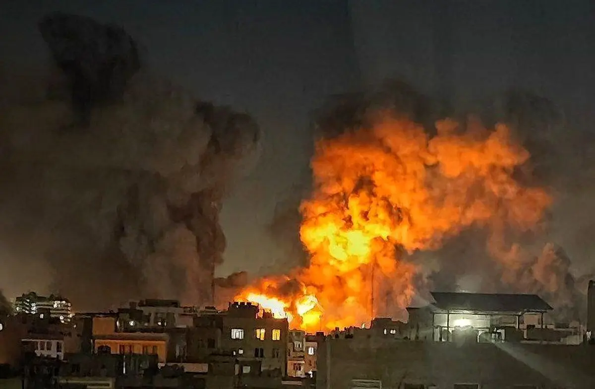 روز هفتم حمله آمریکا و اسرائیل به ایران/ صدای چند انفجار در شرق و غرب تهران/ صدای ممتد جنگنده در آسمان پایتخت/ انفجار در رشت، اصفهان و قم/ حمله به دانشگاه جنگ و ساختمان های اطراف آن در تهران