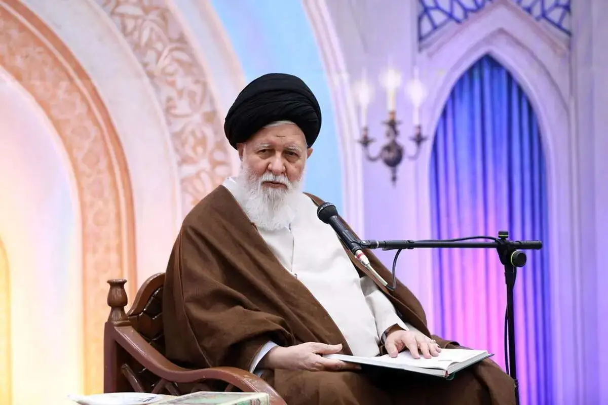 علم الهدی: عده‌ای روی این موضوع کار می‌کنند که بی‌حجابی‌ها و لاابالیگری ها باید آزاد باشد/ عده‌ای دانسته یا ندانسته در جریان پساجنگ، مزدور و جاسوس دشمنان ما قرار گرفته‌اند و در کشور تبلیغ دین عرفی و سبک زندگی مصرف‌گرایی و لذت‌گرایی را انجام می‌دهند