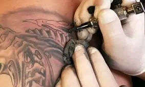 خالکوبی خطر ابتلا به سرطان پوست را افزایش می‌دهد؟