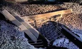  اصابت چندین پرتابه دشمن به پل آق‌تکه‌خان در مسیر ریل قطار شهر آق‌قلا در استان گلستان