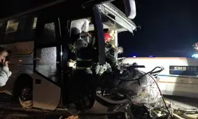 برخورد اتوبوس با گاردریل در محور تهران به سمنان با ١٣ مصدوم

