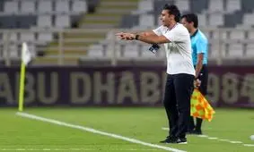  حمایت فرهاد مجیدی از مدافع ناراضی استقلال/ عکس

