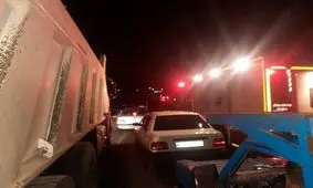 تصادف زنجیره‌ای ۱۶ خودرو در بزرگراه امام علی(ع) بر اثر نشت گازوئیل