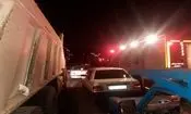 تصادف زنجیره‌ای ۱۶ خودرو در بزرگراه امام علی(ع) بر اثر نشت گازوئیل