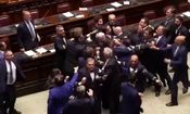درگیری فیزیکی در پارلمان ایتالیا/ ویدئو