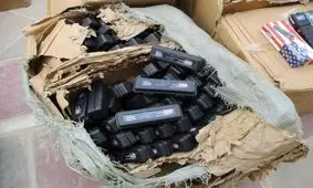 کشف محموله بزرگ سلاح‌های آمریکایی در مرز‌های آبی جنوب کشور/ ۶ هزار شوکر ساخت آمریکا قبل از پخش شدن در کشور توقیف شد/ ویدئو