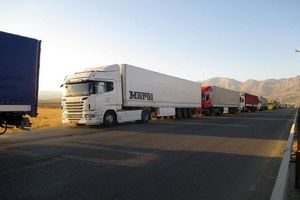 بار کامیون های برگشت خورده از اوکراین در روسیه فروخته شد

