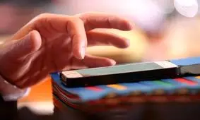 چگونه چک کردن گوشی روزتان را تحت تأثیر قرار می‌دهد؟