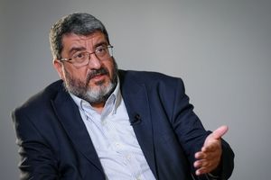 فواد ایزدی هیچ درکی از میدان ندارد و با تحقیر قوای نظامی ایران در زمین اسرائیل بازی می کند
