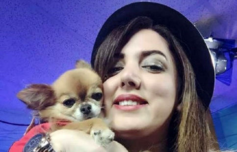 تسلیت فرح پهلوی به سالومه، مجری منوتو، به خاطر مرگ سگ اش/ ویدئو

