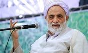 نمازتان را روبروی مسافر بخوانید شاید کسی بخواهد نماز بخواند و خجالت بکشد