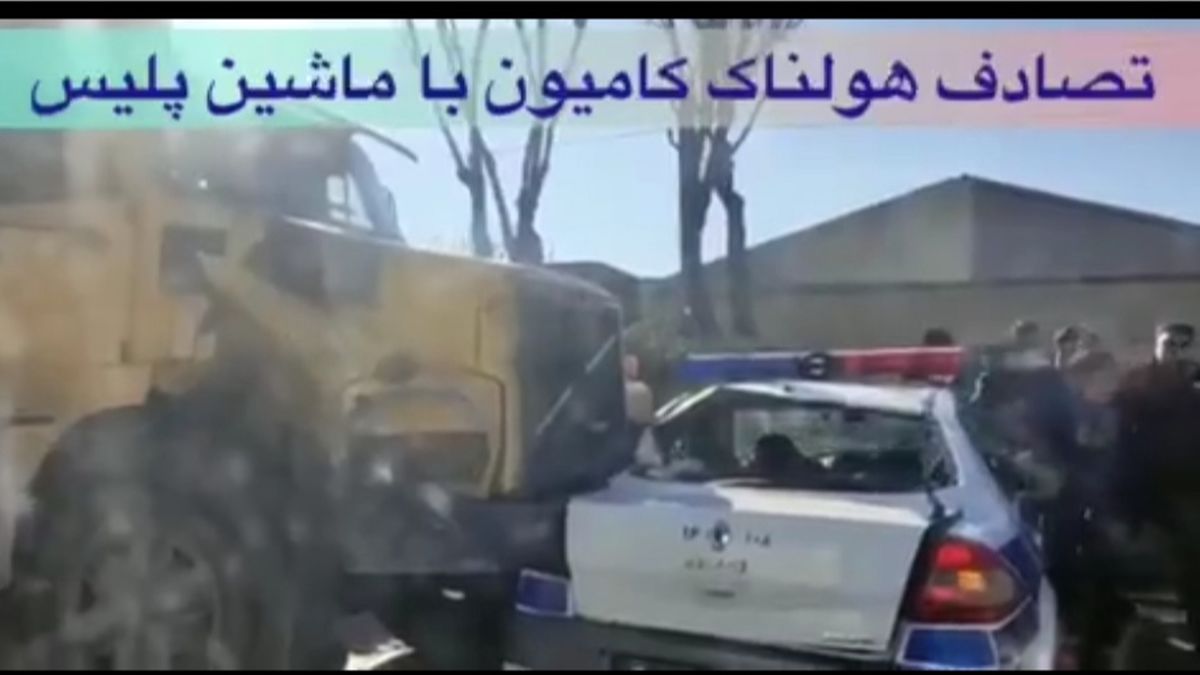 تصادف کامیون با «ماشین پلیس» در خط ویژه/ راننده دستگیر شد/ ویدئو