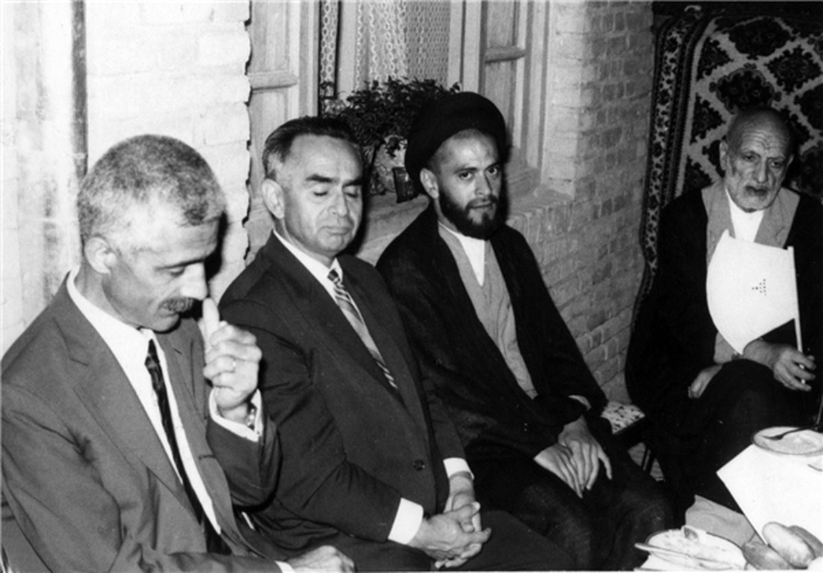 ماجرای نویسندهای که فامیل آیتالله طالقانی بود / جلال آلاحمد را ساواک کُشت؟