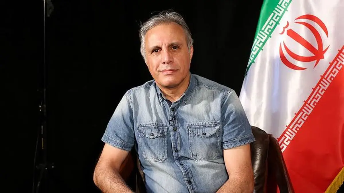 علی فروتن: در خیابان جوان‌ها به جای عکس گرفتن من را بغل می‌کنند!/ ویدئو