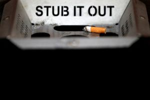 انگلیس فروش سیگار به متولدین 2009 به بعد را ممنوع می‌کند