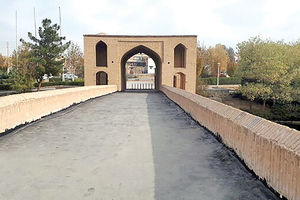 پل ۱۵۰۰ ساله اصفهان با قیر خفه می‌شود؟

