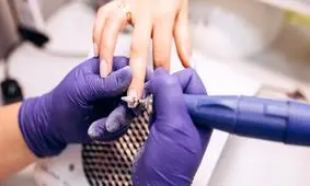 درآمد کاشت ناخن بیشتر از دستمزد جراح زانو!