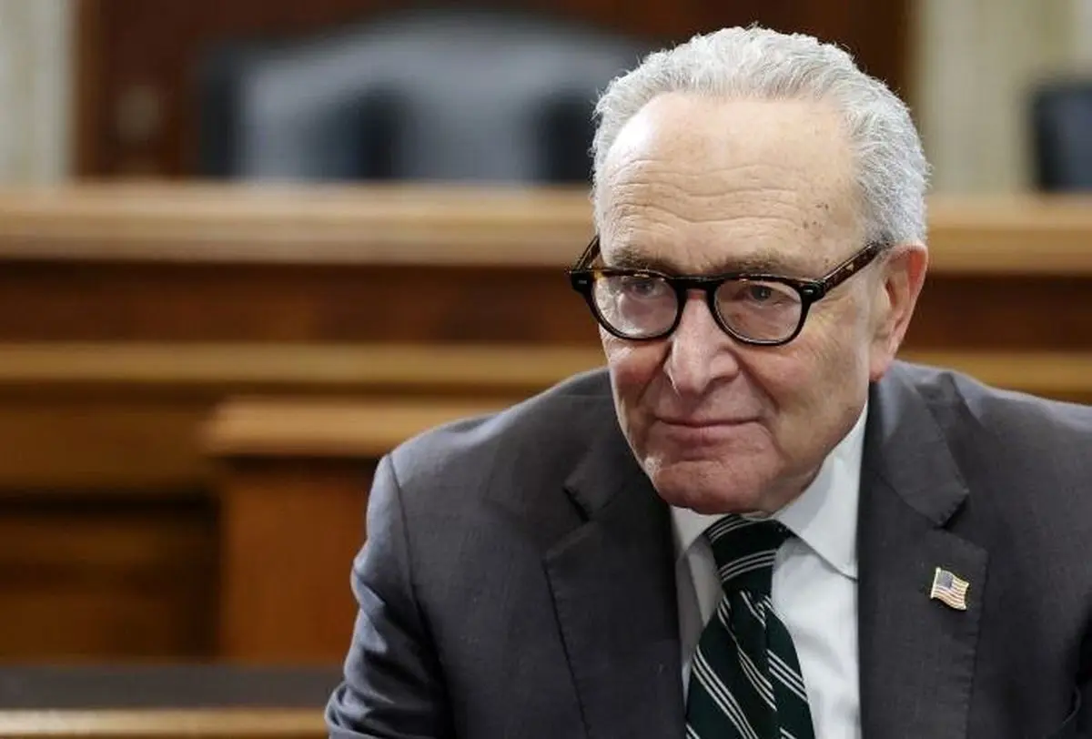 چاک شومر: ترامپ فوق‌العاده احمق است
