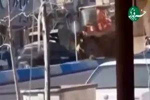 حمله عجیب یک لودر به سانتافه؛ راننده بازداشت شد