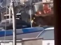 حمله عجیب یک لودر به سانتافه؛ راننده بازداشت شد