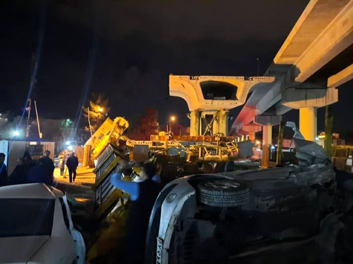 سقوط جرثقیل در میدان سپاه کرمانشاه / حادثه تلفات جانی نداشت