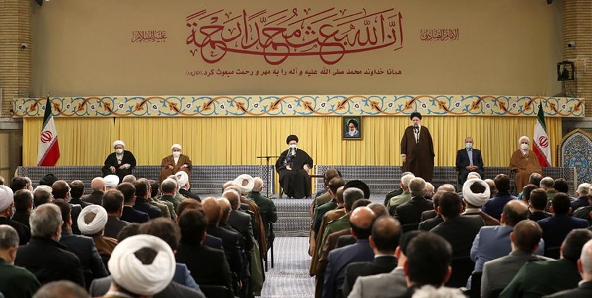 رهبر انقلاب: بعثت پیامبر اعظم(ص) حامل گنجینههایی است که می تواند سعادت بشر را تأمین کند