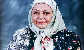 عکسی از حمیده خیرآبادی در لباس نظامی زمانی که ساکسیفون می‌نواخت!