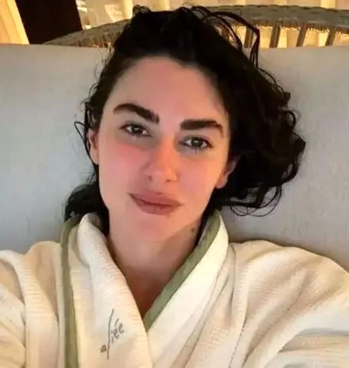 جنجال نسرین جوادزاده با حوله حمام!

