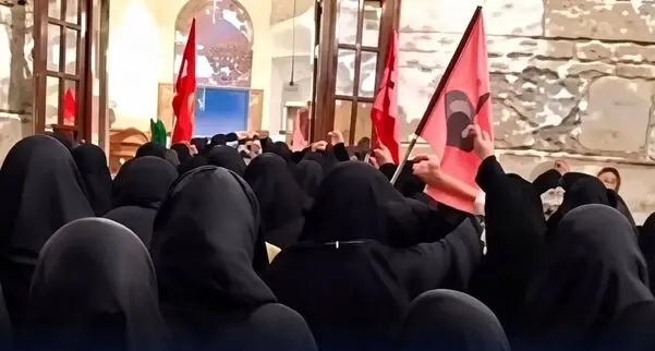 مشهد‌ و‌ هشدار تکرار حوادث دی‌ ماه ۹۶/ ارزیابی پیامدهای امنیتی و سیاسی تجمع اخیر تندروها در مشهد که با شعارهای تند علیه مسئولان همراه بود/ آیا رادیکال‌ها به صورت ناخواسته مشغول مهیا کردن جنگ ترکیبیِ دلخواه آمریکا و اسرائیلند؟