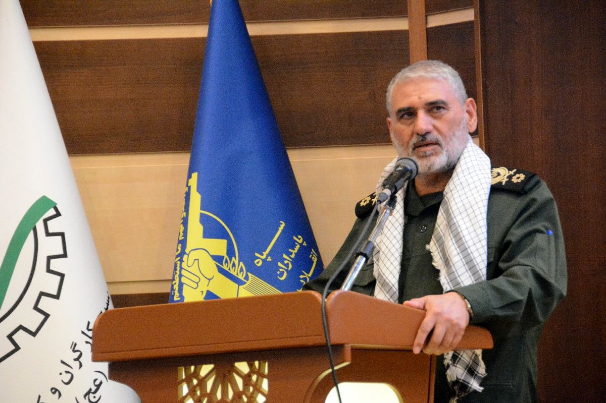 جایگاه صنعت نیشکر در کشور بینظیر است/کارگران نقش مهمی در تحقق جهش تولید دارند