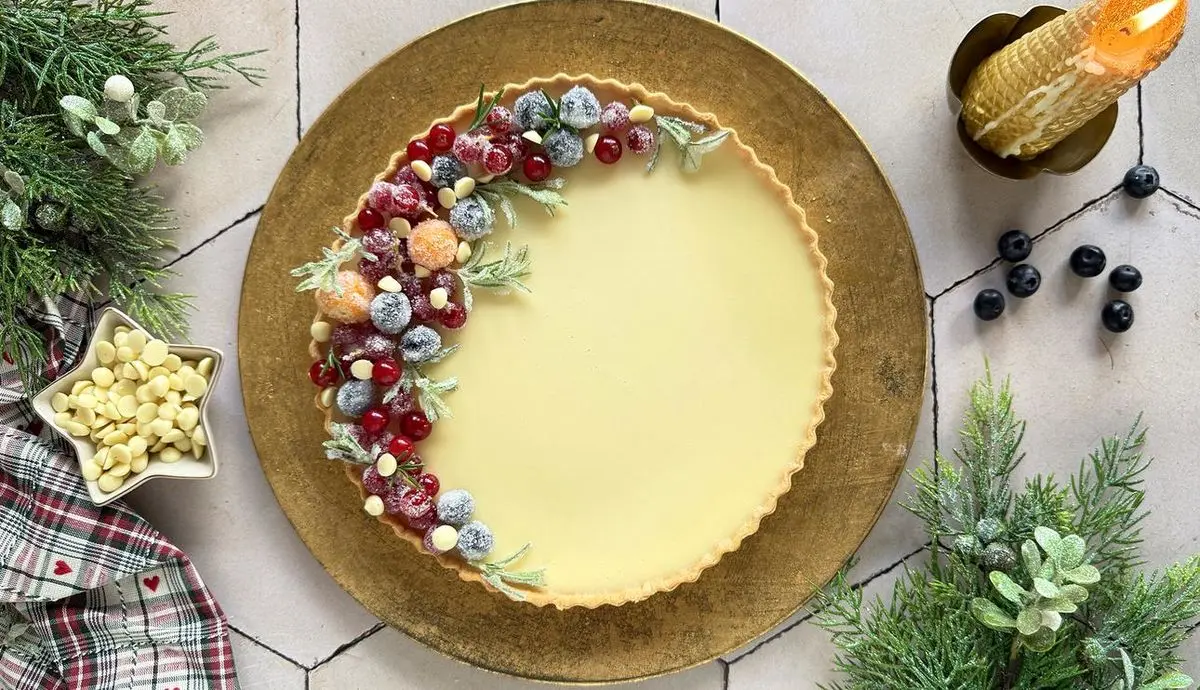 دسر بیسکوییت و انار با کرم لوتوس