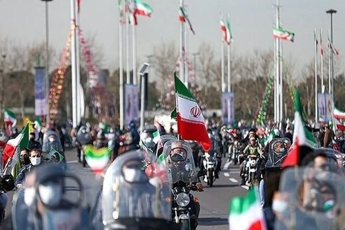تا ساعاتی دیگر مراسم ۲۲ بهمن۱۴۰۰ آغاز می‌شود