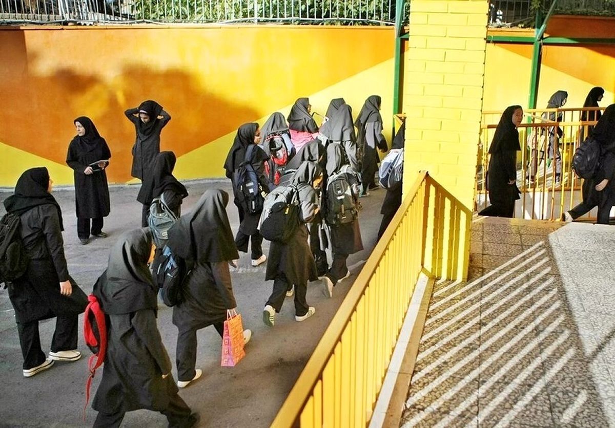 سریال مسمومیت دانش آموزان به مشهد رسید