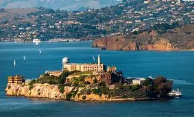 ترامپ زندان جنجالی آلکاتراز را بازسازی و بازگشایی می‌کند

