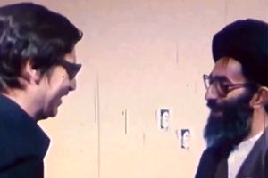 نحوه برخورد حضرت آیت‌الله خامنه‌ای، امام جمعه وقت تهران، با گروگان‌های سفارت آمریکا پس از تسخیر لانه جاسوسی/ ویدئو