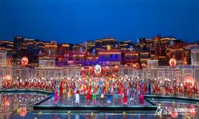 درخشش شین جیانگ در سال نوی چین همزمان با سیاهنمایی غرب علیه آن