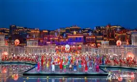 درخشش شین جیانگ در سال نوی چین همزمان با سیاهنمایی غرب علیه آن