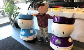 عصبانیت یک ربات پیشخدمت خبرساز شد/ ویدئو