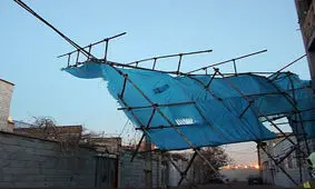 سقوط اسکلت ساختمان منجر به قطع برق در مناطقی از مشهد شد
