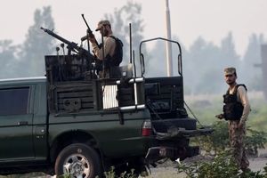 ارتش پاکستان از کشته شدن ۳۳ تروریست در مرز با افغانستان خبر داد

