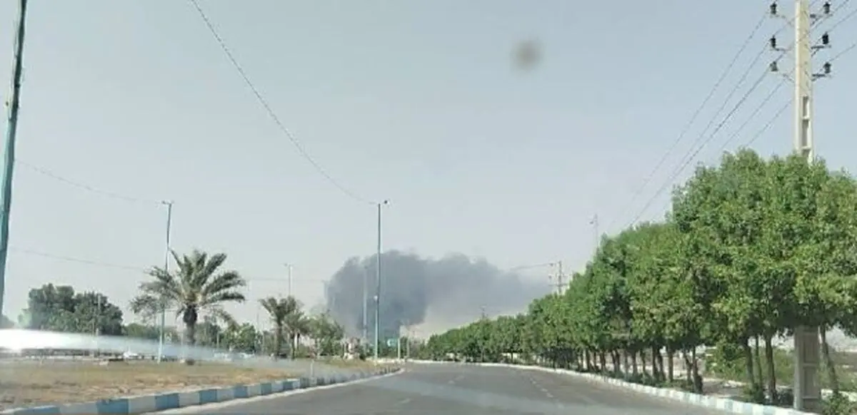 دود مشاهده‌شده در شرق بندرعباس ناشی از حریق در یک انبار ضایعات است