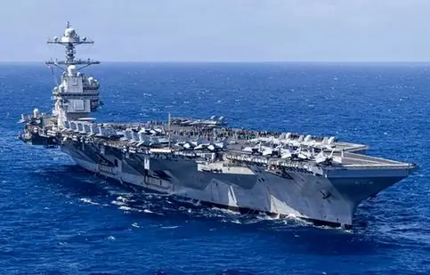 ناو هواپیمابرِ مقاوم در برابر انفجار ۱۸ تن تی‌ان‌تی در مسیر ایران/ ویدئو