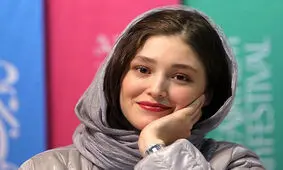 اشک‌های فرشته حسینی هنگام تشویق نوید محمدزاده در جشنواره ونیز/ عکس

