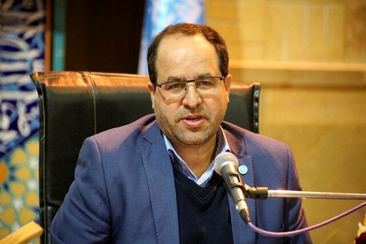 رئیس دانشگاه تهران: چند روز پیش خانمی با یک کولهپشتی حاوی مواد آتش زا به زور میخواست وارد دانشگاه شود/ با تریبون انجمن علمی نمیتوانید بیانیه سیاسی دهید