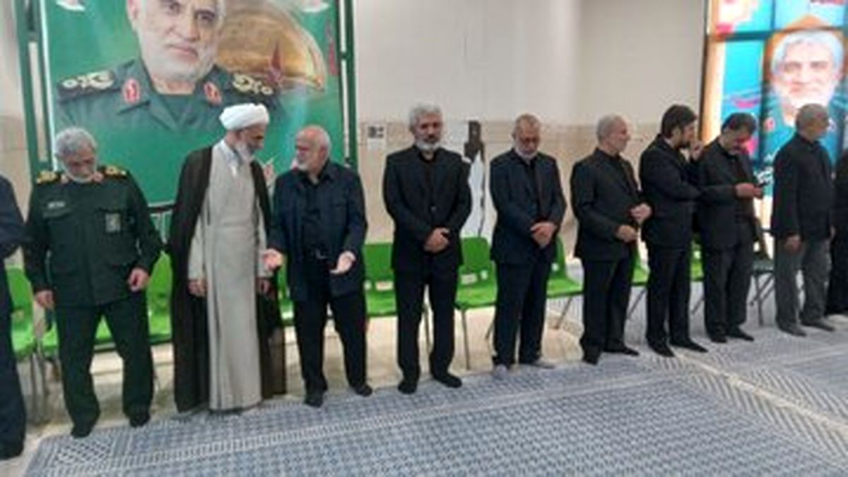 سردار قاآنی میزبان مهمانان مراسم فرمانده به شهادت رسیده در حمله اسرائیل