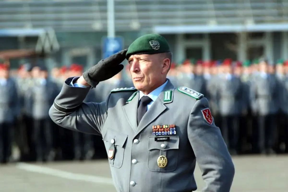 گاف در سرود ملی | فرمانده ارتش استعفا داد 